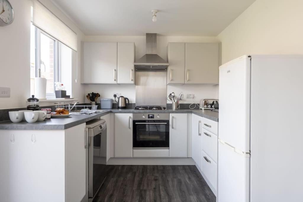 Cosy 3 Bed Near Beaches, Cardiff & Brecon Beacons Coity Экстерьер фото