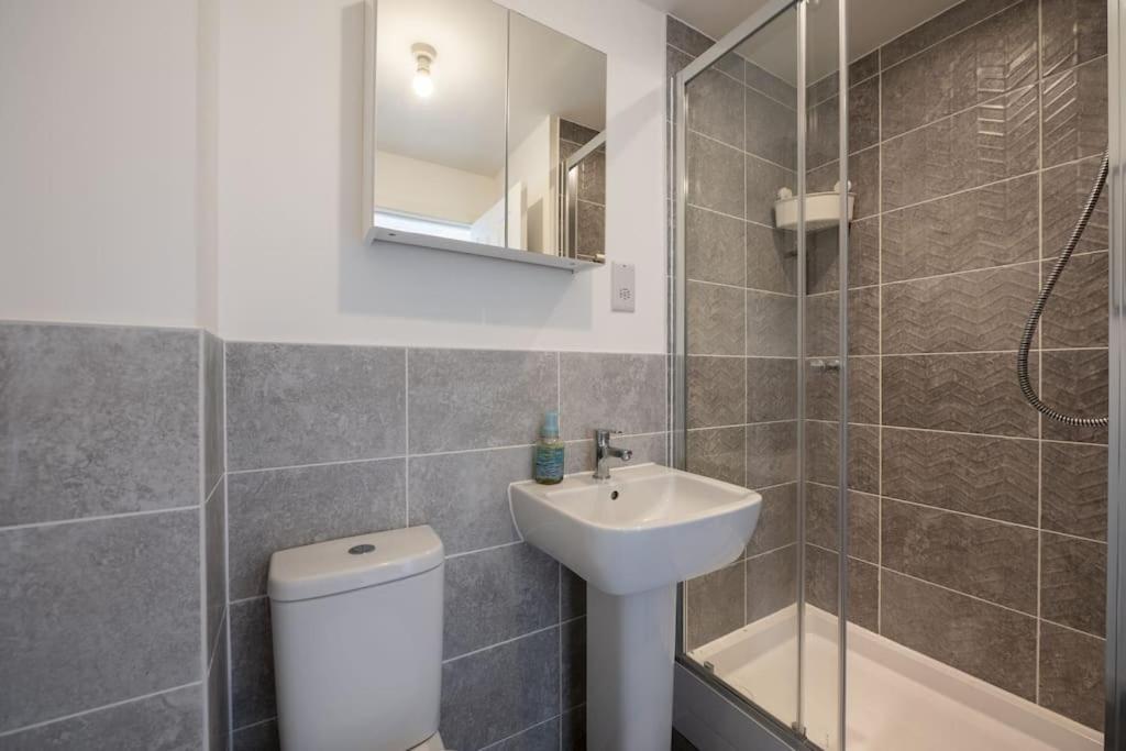 Cosy 3 Bed Near Beaches, Cardiff & Brecon Beacons Coity Экстерьер фото