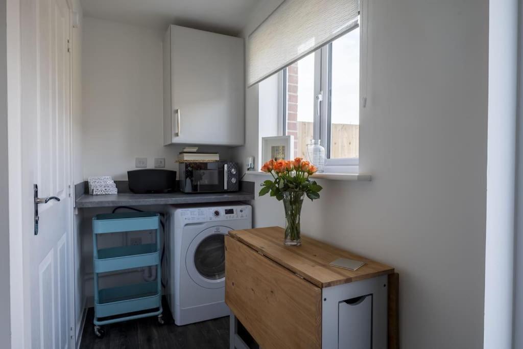 Cosy 3 Bed Near Beaches, Cardiff & Brecon Beacons Coity Экстерьер фото